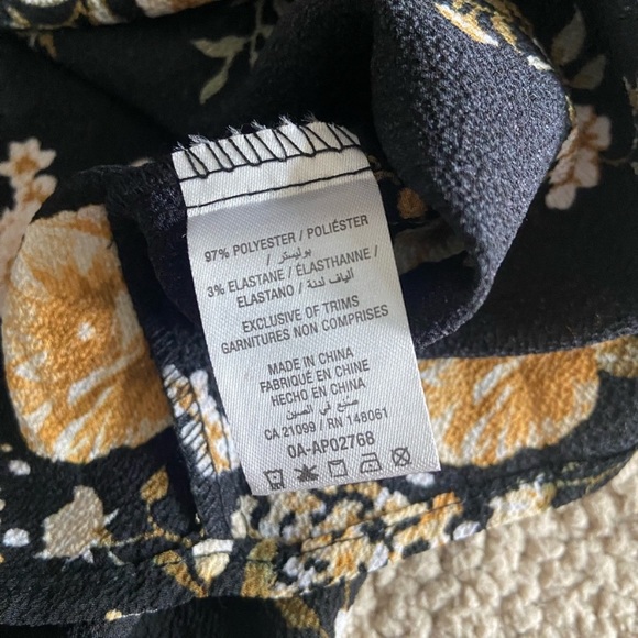 🌸 Ardene 🌸 floral off the shoulder top - Picture 4 of 7